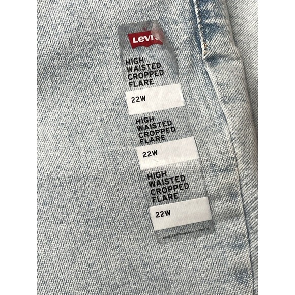 New Levi's Size 22W Light Wash High Waisted Cropped Flare Jeans Denim - Picture 10 of 12